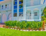 Front Exterior view 3